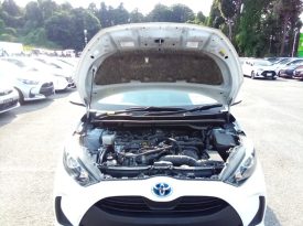 Toyota Yaris Hybrid X