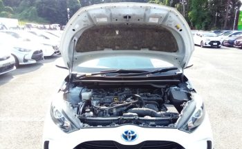Toyota Yaris Hybrid X