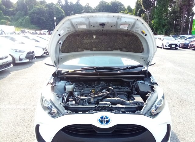 
								Toyota Yaris Hybrid X full									