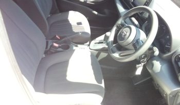
									Toyota Yaris HYBRID X full								