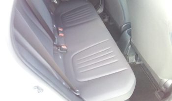 
									Toyota Yaris HYBRID X full								