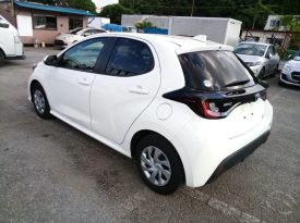 Toyota Yaris HYBRID X