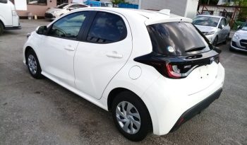 
									Toyota Yaris HYBRID X full								