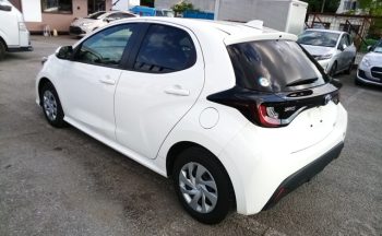 Toyota Yaris HYBRID X