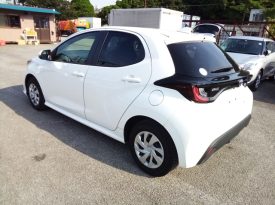 Toyota Yaris Hybrid X