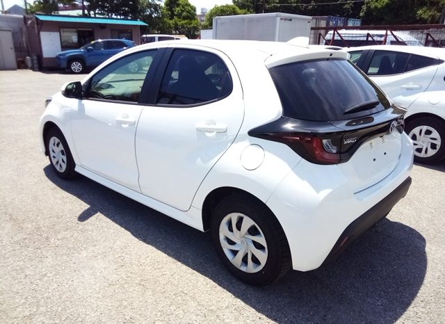 
								Toyota Yaris HYBRID X full									